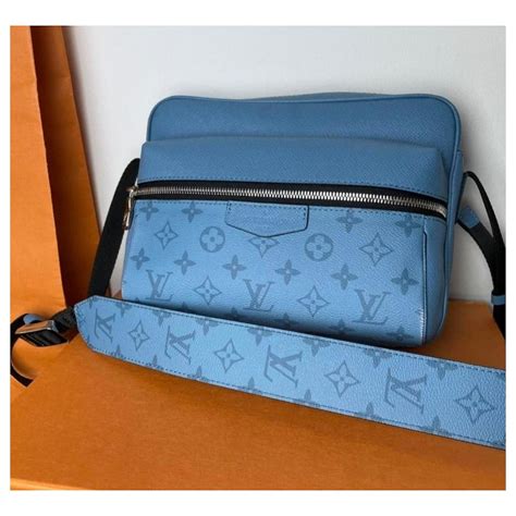 sacoche louis vuitton homme bleu|sac louis vuitton soldes.